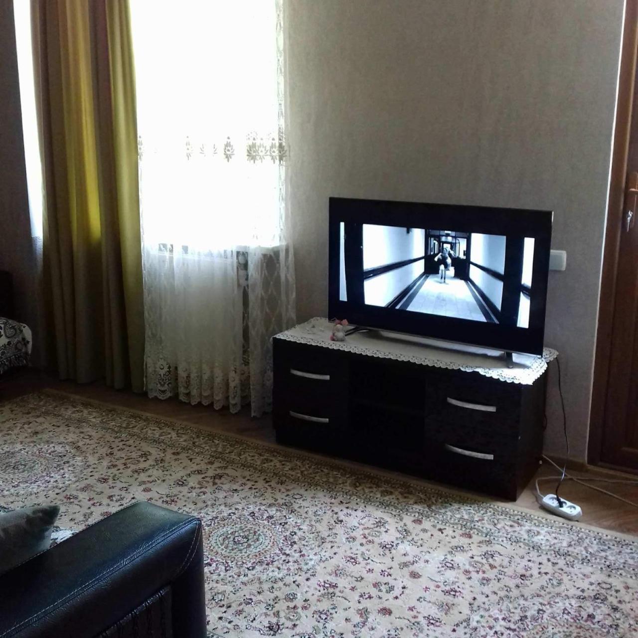 Hotel Family Hotel Chiatura エクステリア 写真